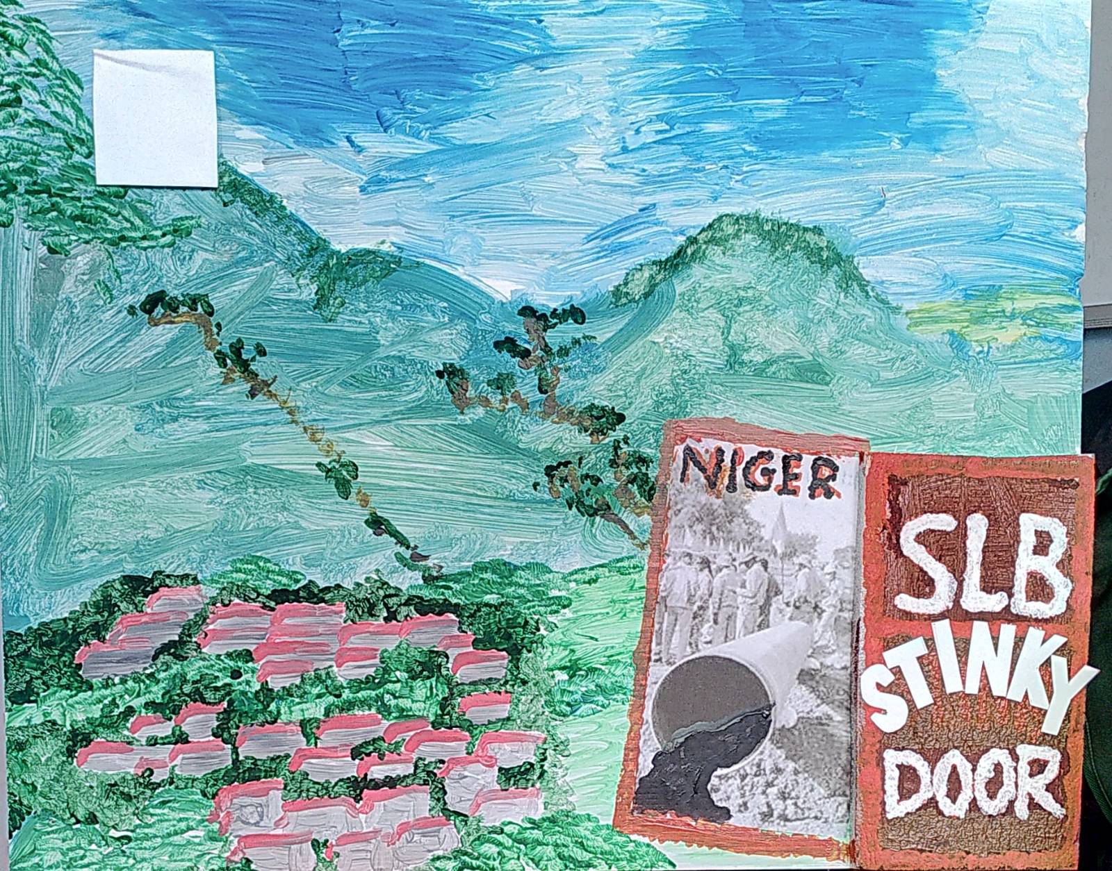A picture of a valley and a village with grey houses with red roof. On the foreground, an open door to a black and white picture of colonial soldiers and a pipeline with some oil. On the door is written "Niger" and "SLB Stinky Door".