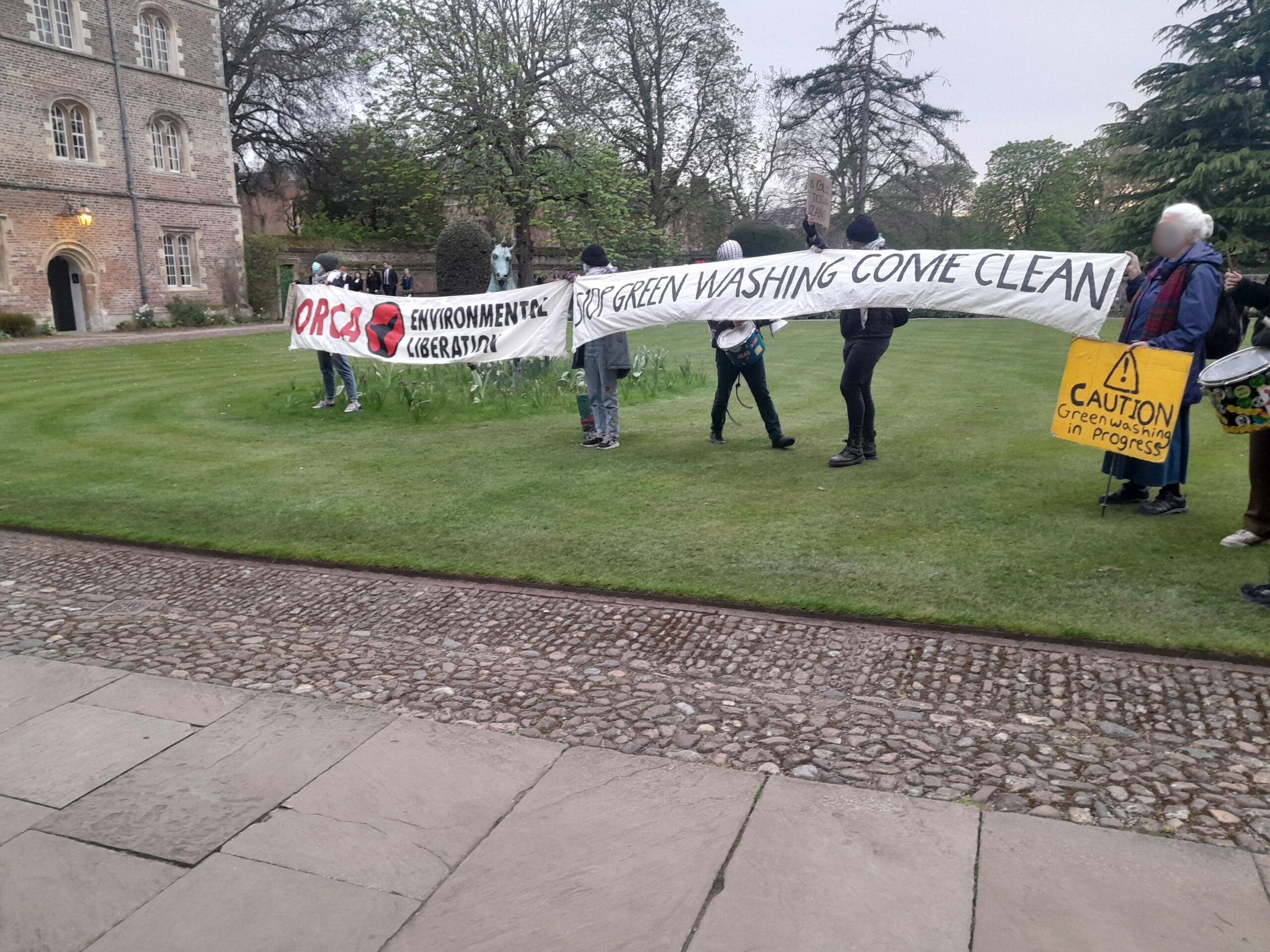 Press release: Cambridge activists disrupt dinner in protest against greenwash ties